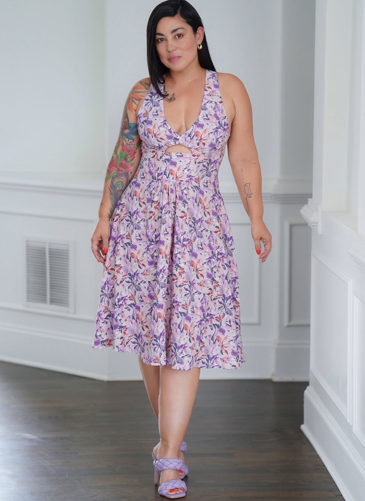 Patron Simplicity n°9946 – Robe longue à encolure v et poches