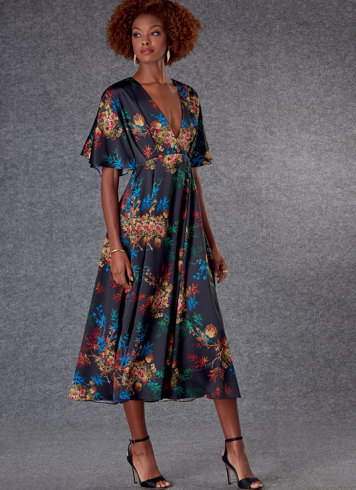 Patron Vogue n°1801 - Robe évasée à encolure en V et taille haute ...
