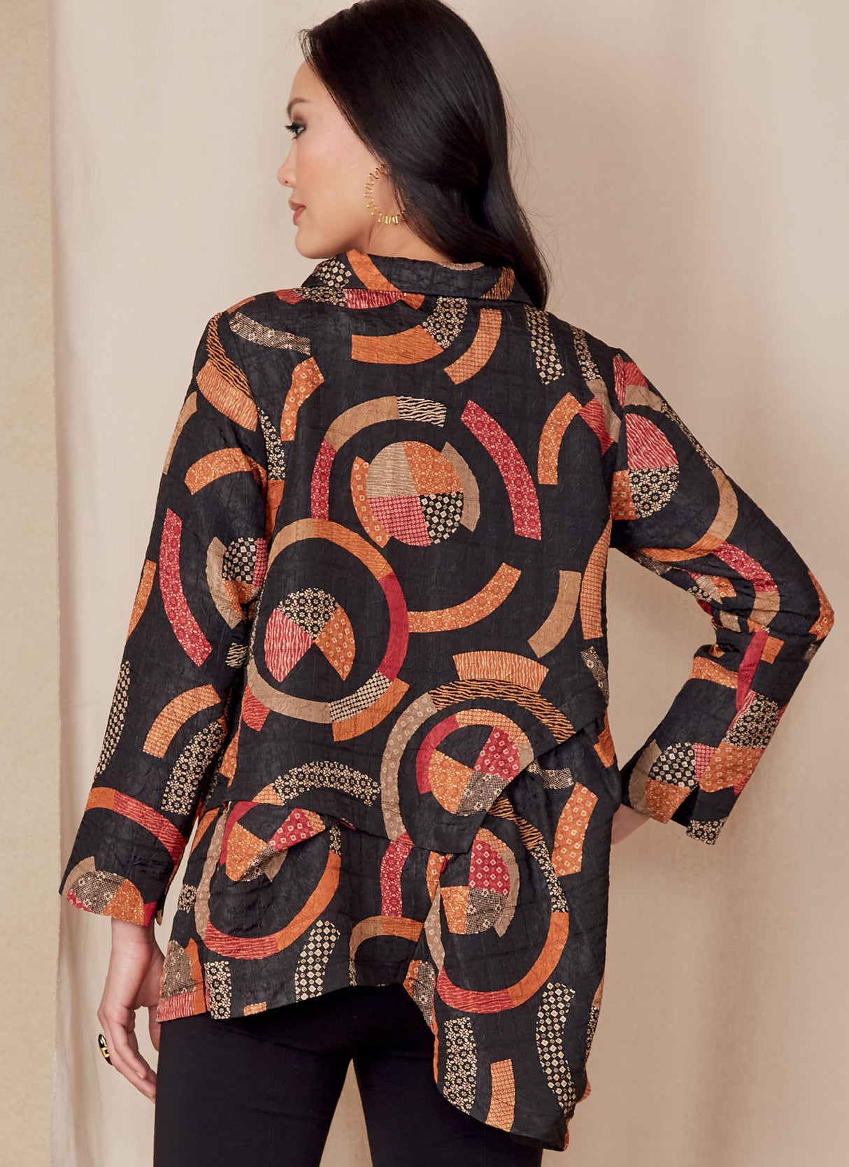 Patron Vogue n°1817 - Veste asymétrique avec col montant