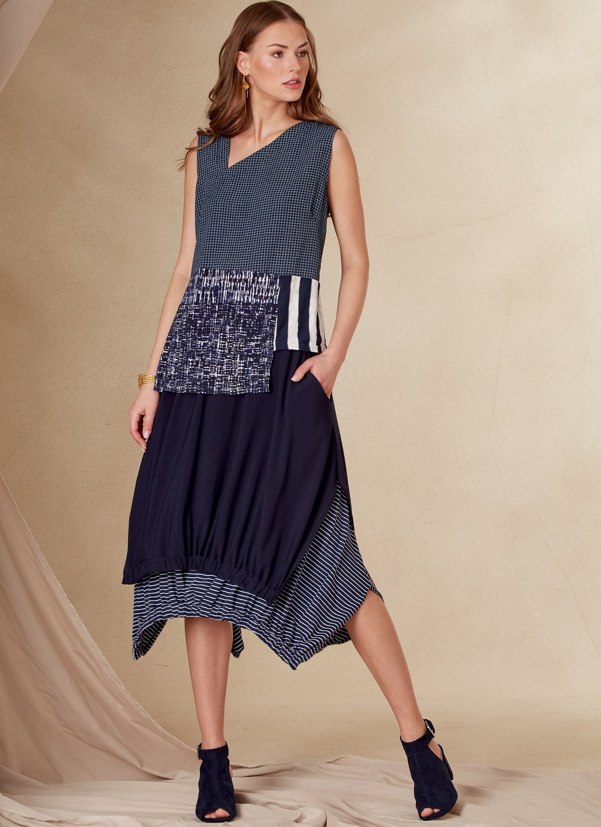 Patron Vogue n°1820 - Ensemble haut asymétrique et jupe à double couche