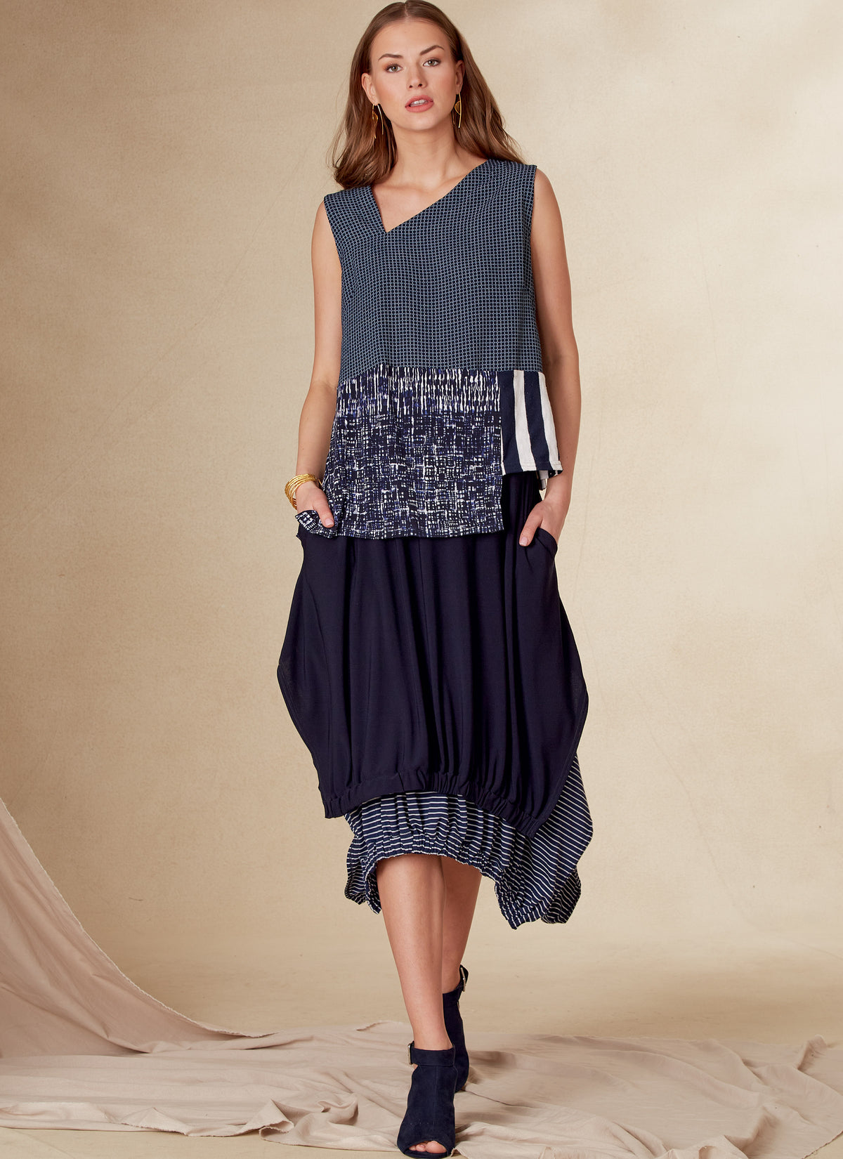 Patron Vogue n°1820 - Ensemble haut asymétrique et jupe à double couche