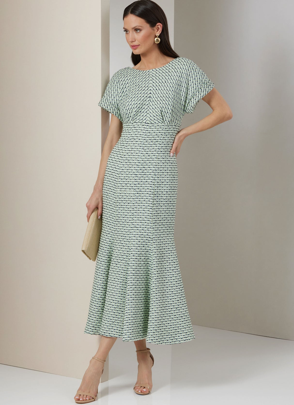 Patron Vogue n°2027 - Robe élégante en deux longueurs avec jupe à godets