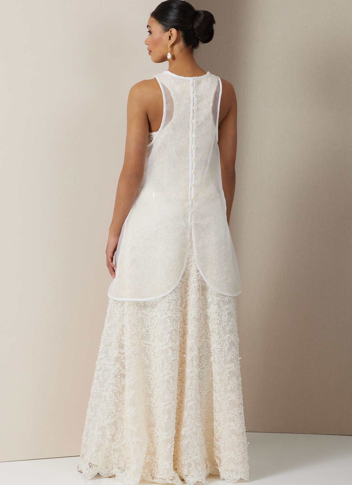 Patron Vogue n°2028 - Robe évasée avec surrobe élégante