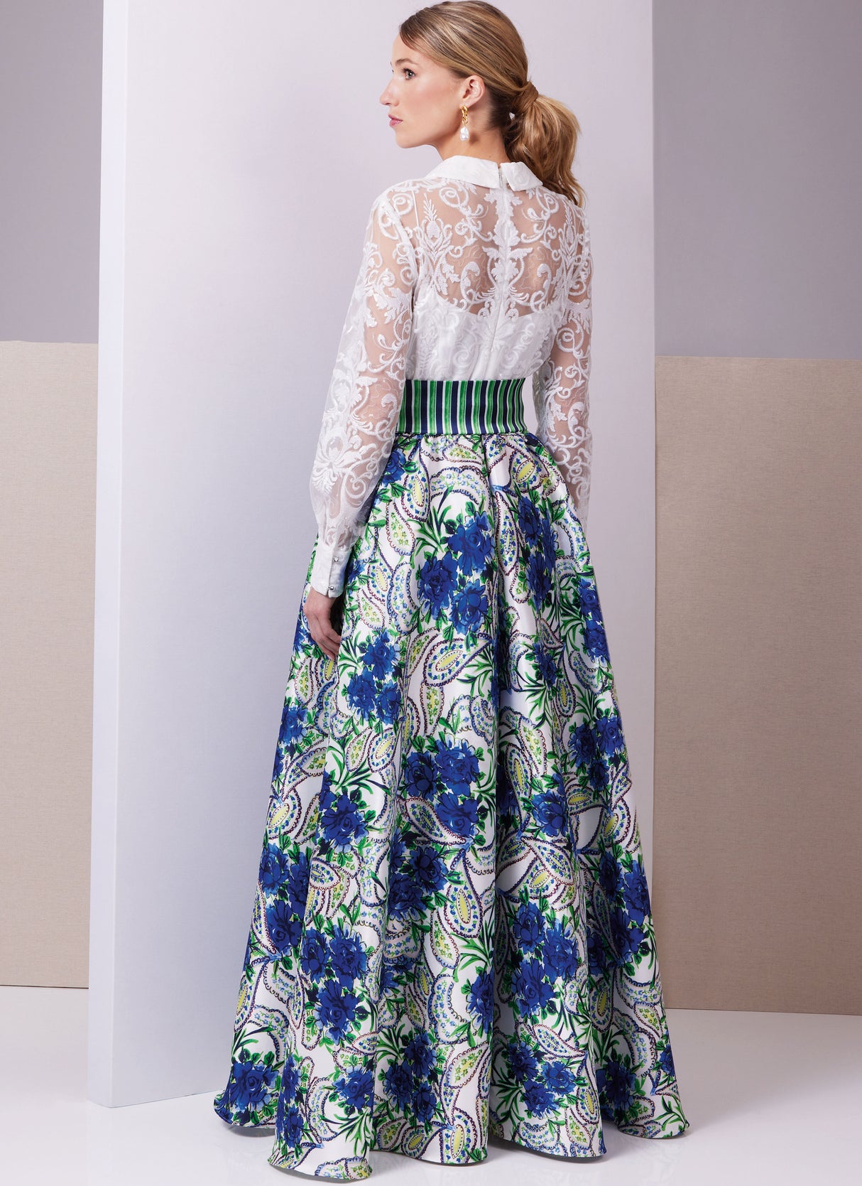 Patron Vogue n°2029 - Robe élégante et sophistiquée pour occasions spéciales