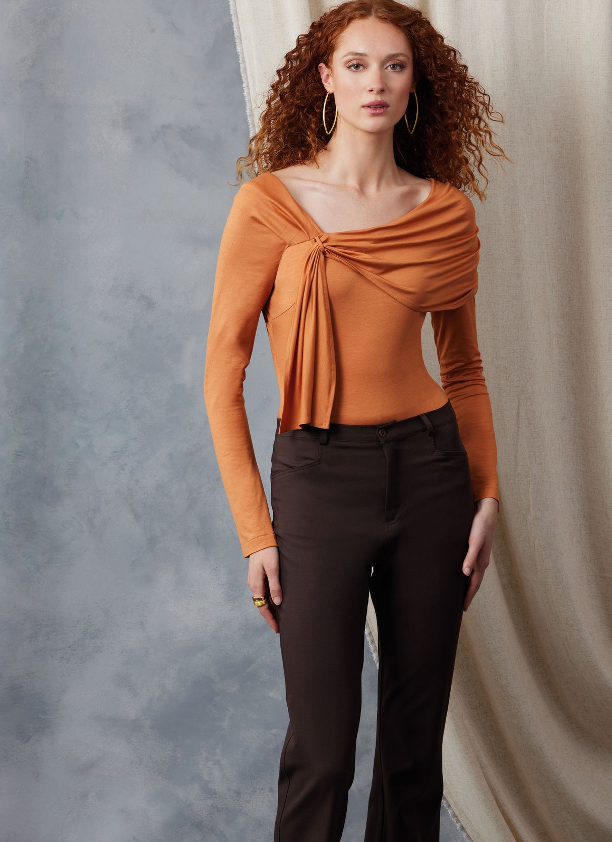 Patron Vogue n°2049 - Body ajusté avec encolure asymétrique et drapé élégant