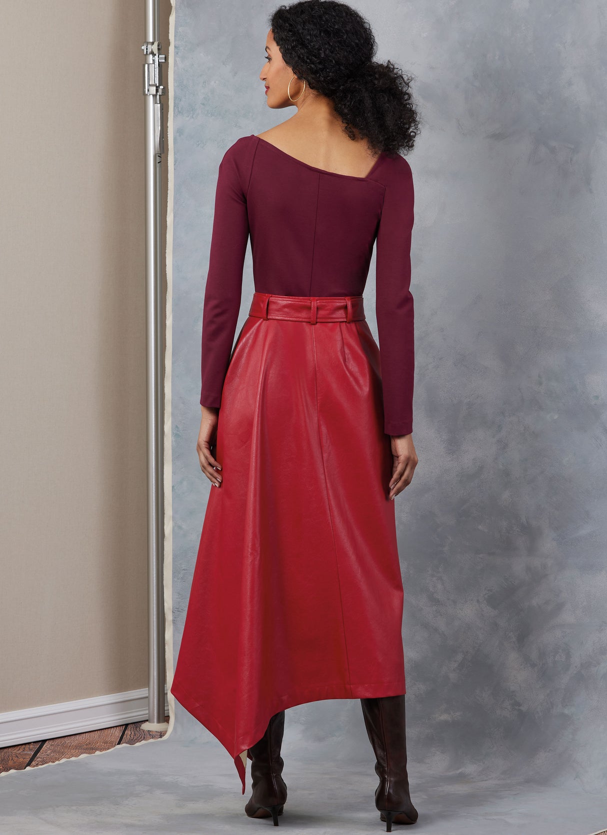 Patron Vogue n°2050 - Jupe midi portefeuille avec ceinture