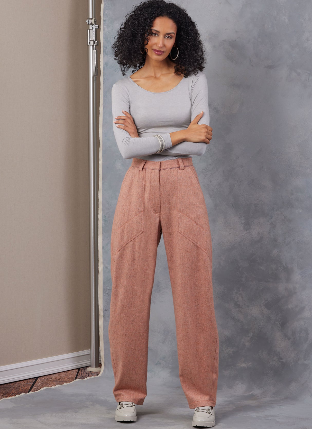Patron Vogue n°2051 - Pantalon taille haute à jambes larges avec poches