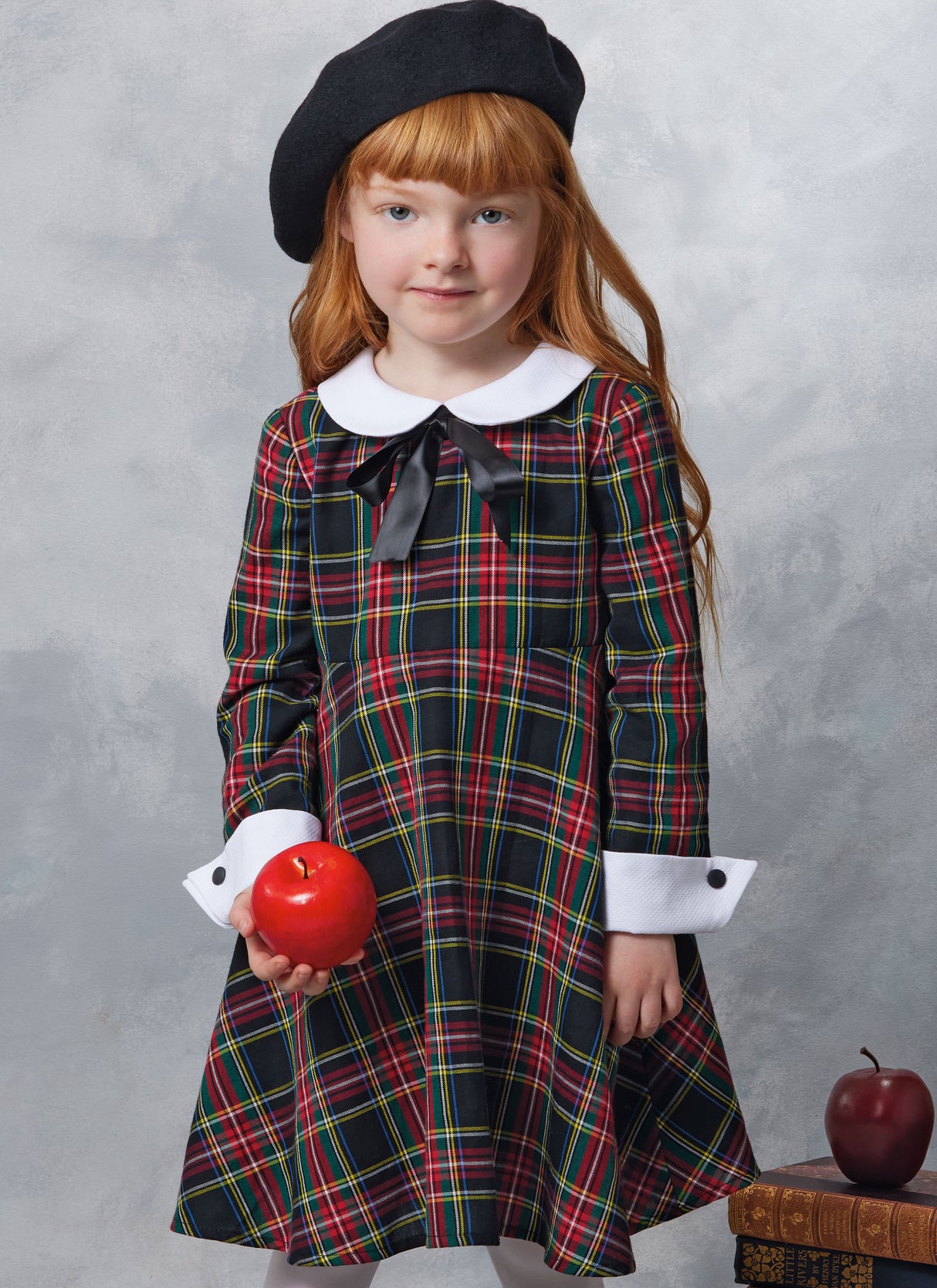 Patron Vogue n°2058 - Robe doublée pour enfant avec col Claudine