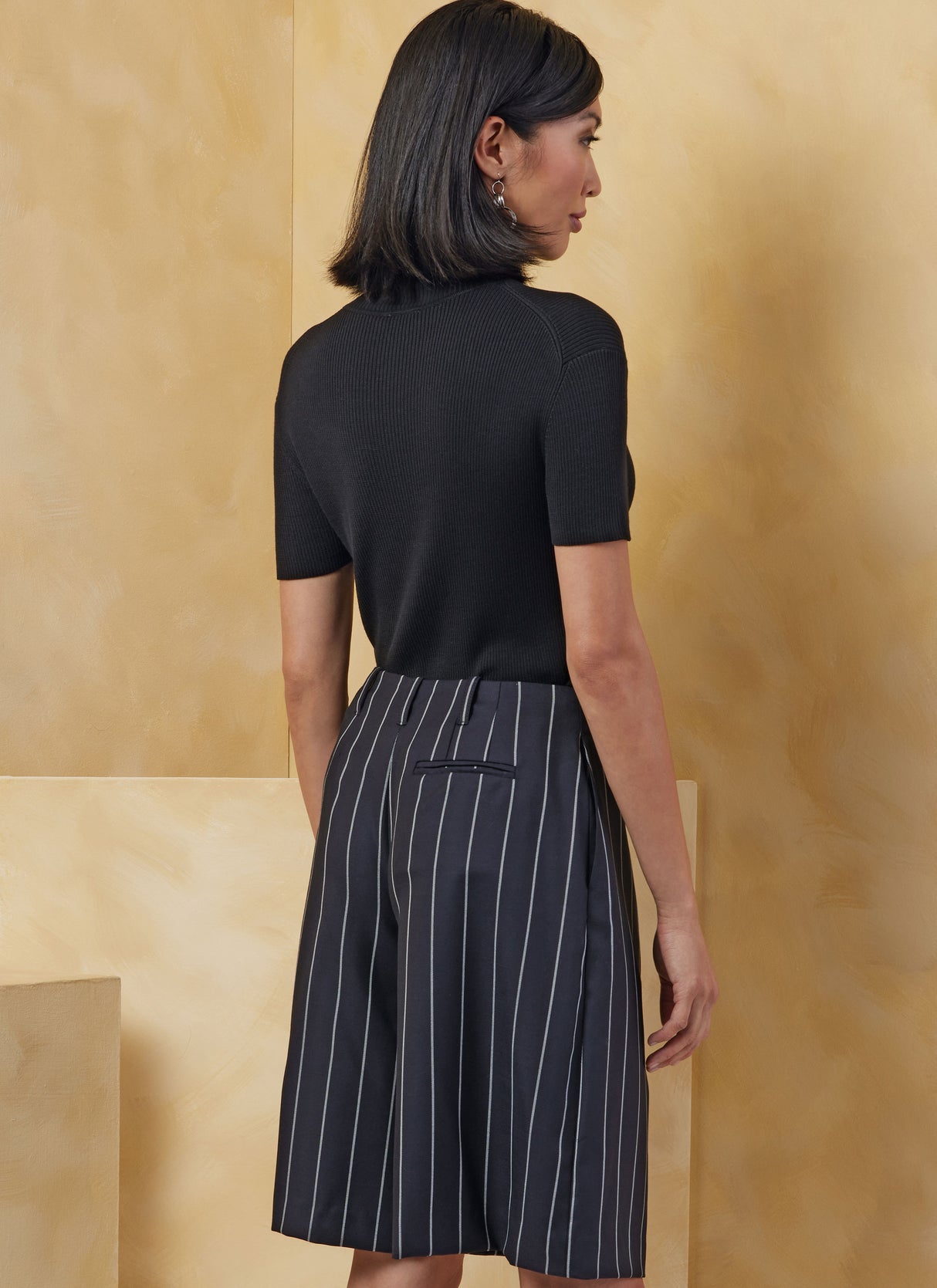 Patron Vogue n°2070 - Shorts et pantalons amples avec plis et poches