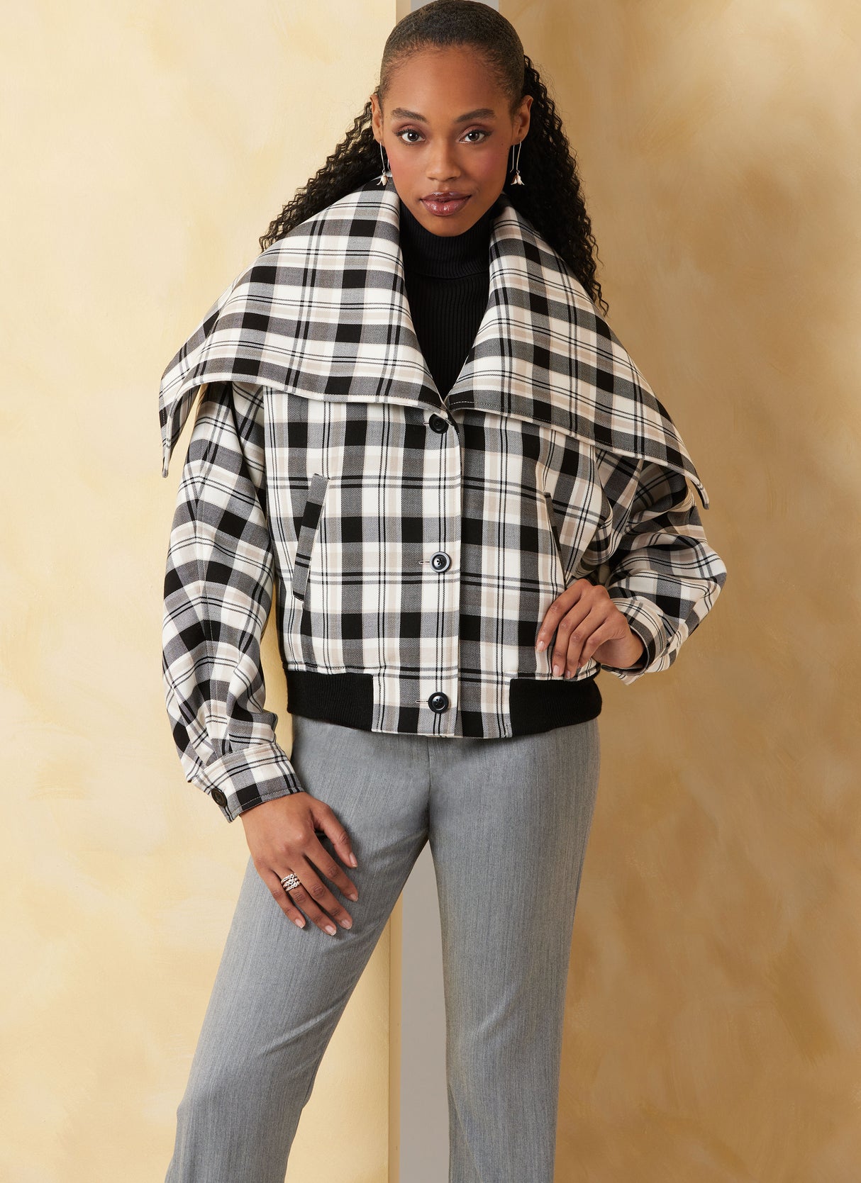 Patron Vogue n°2072 - Veste bomber ample avec col oversize et manches dolman
