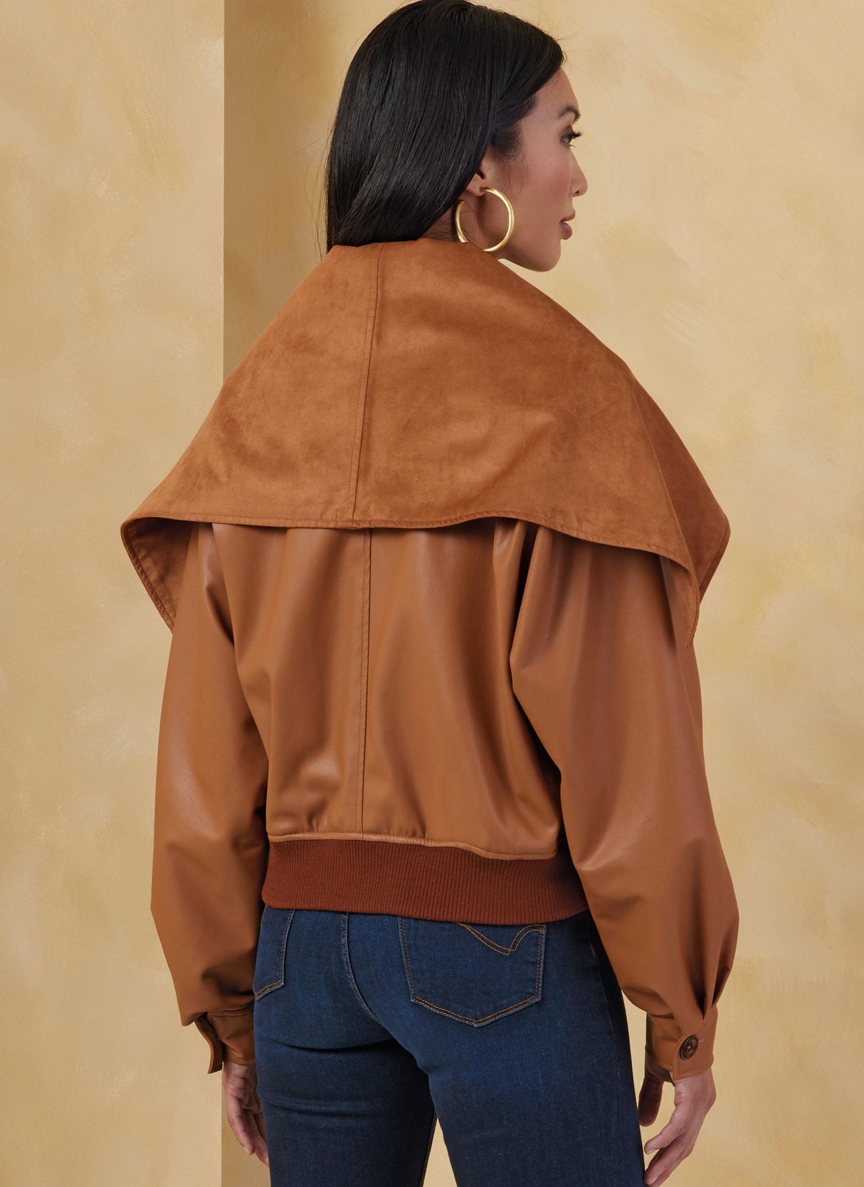 Patron Vogue n°2072 - Veste bomber ample avec col oversize et manches dolman