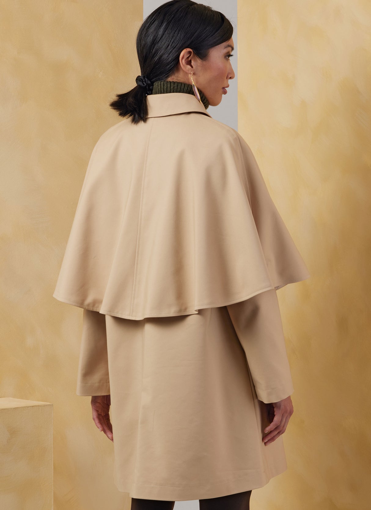 Patron Vogue n°2074 - Manteau cape pour femme