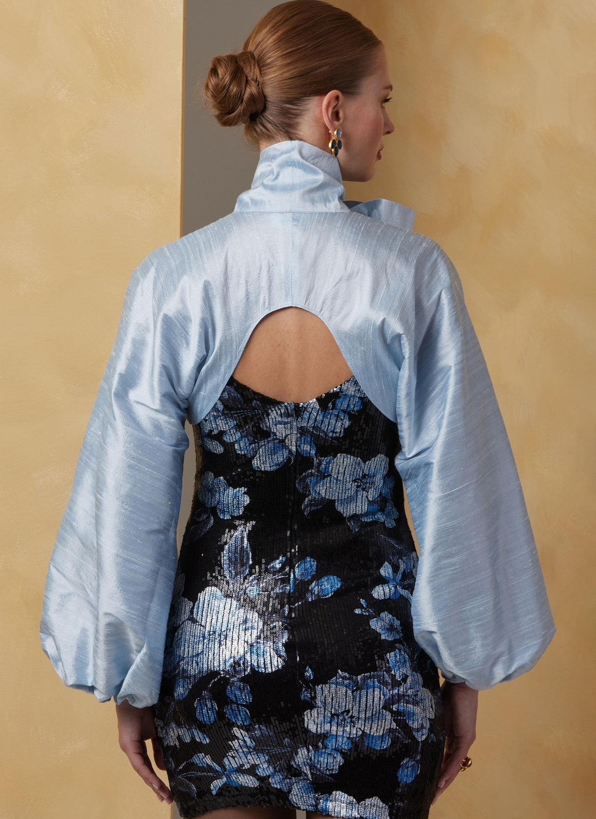 Patron Vogue n°2079 - Boléro féminin décliné en trois styles élégants