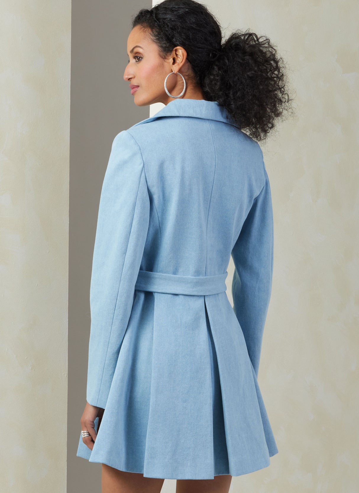 Patron Vogue n°2092 - Manteau couture à manches longues & ceinture