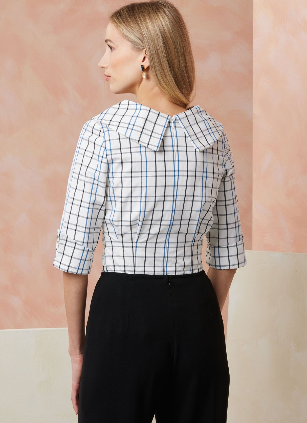 Patron Vogue n°2113 - Top ajusté col v & manches courtes ou longues