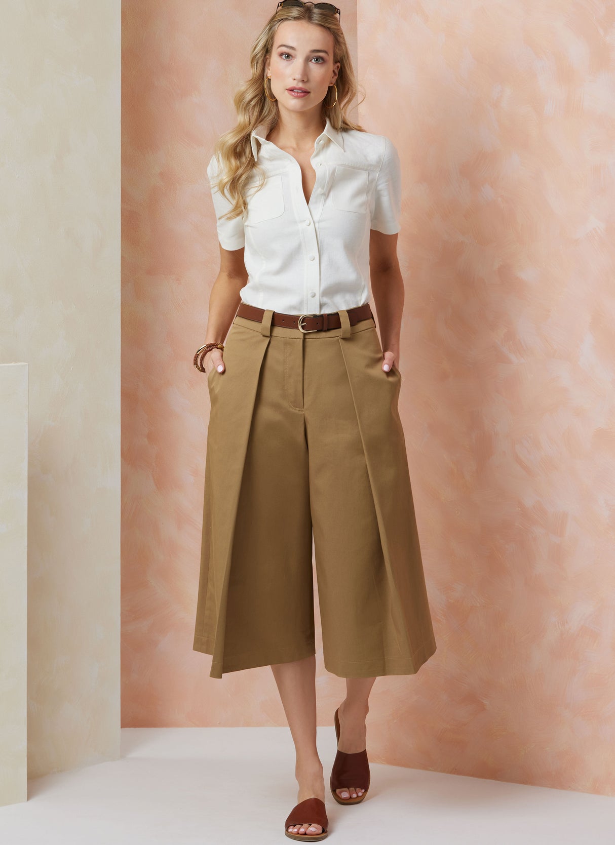 Patron Vogue n°2115 - Shorts large taille haute en version A ou B