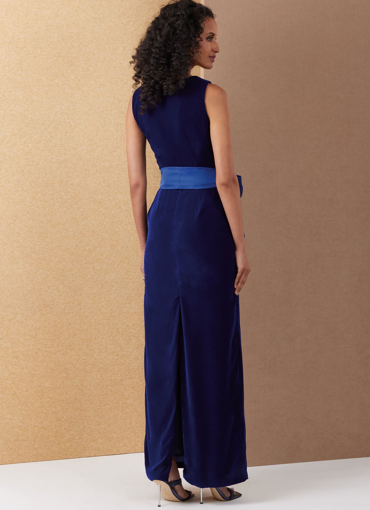 Patron Vogue n°2132 – Cape longue & robe fourreau