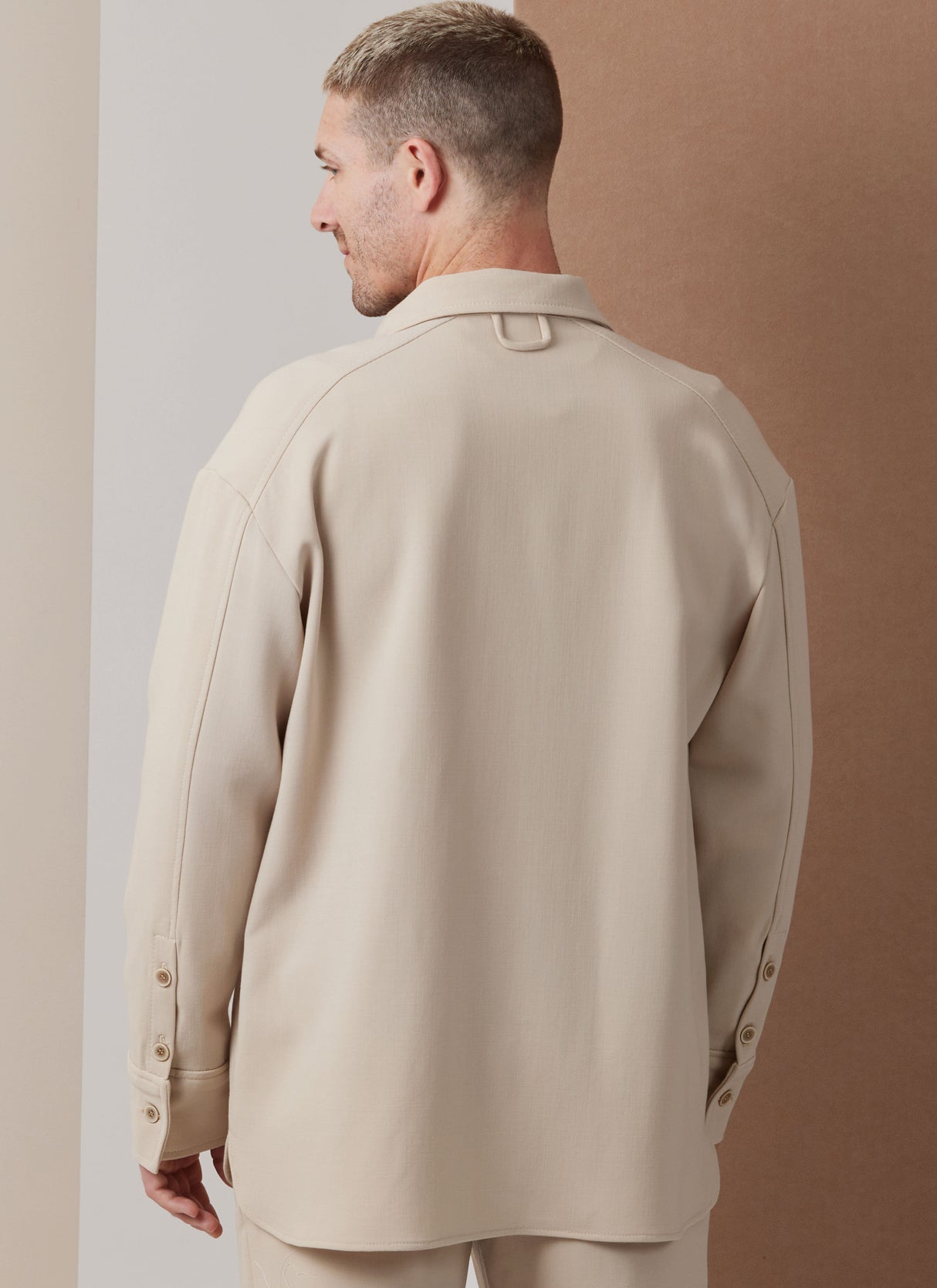 Patron Vogue n°2142 – Chemise à emmanchures basses & pantalon droit