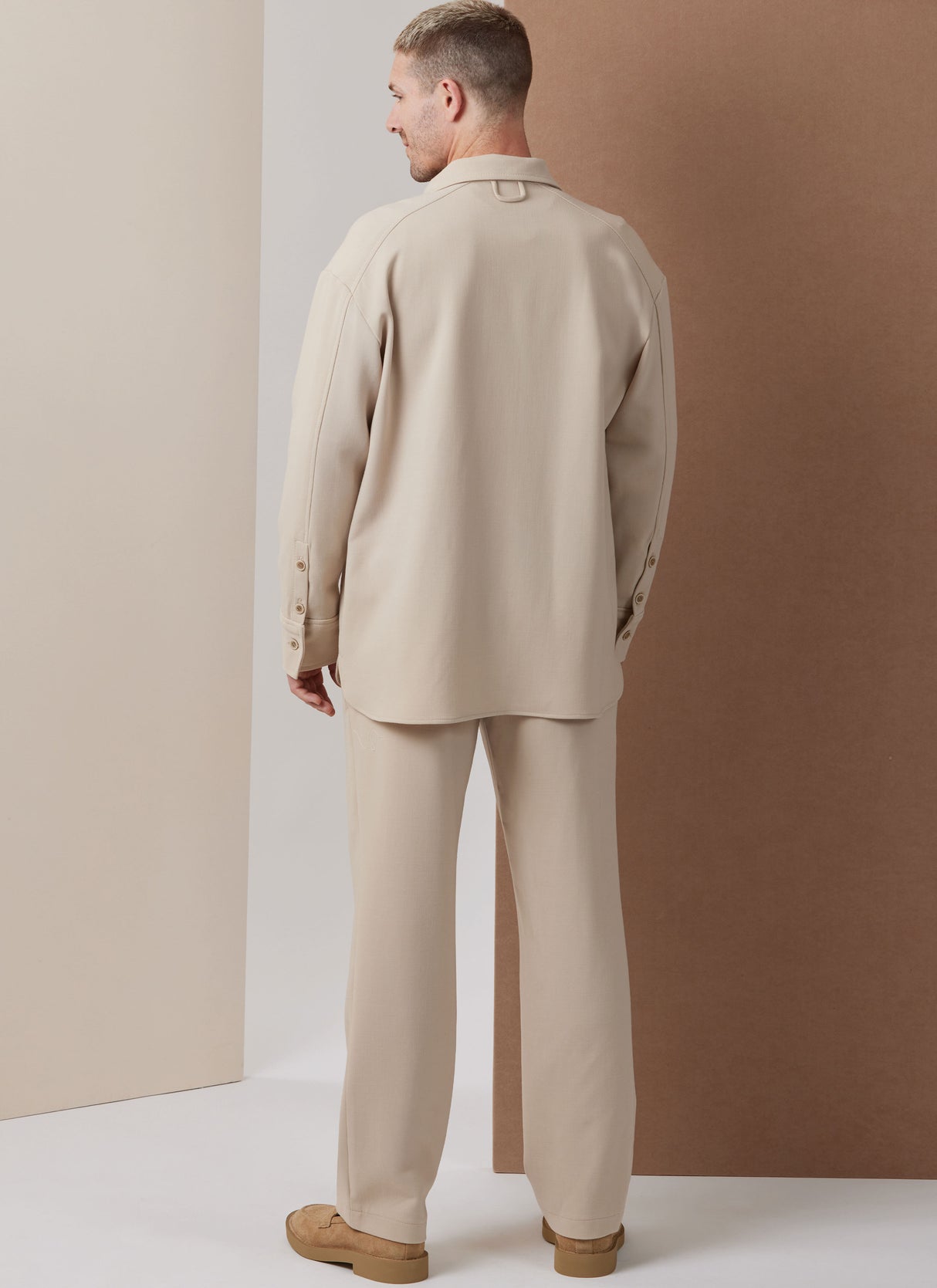 Patron Vogue n°2142 – Chemise à emmanchures basses & pantalon droit