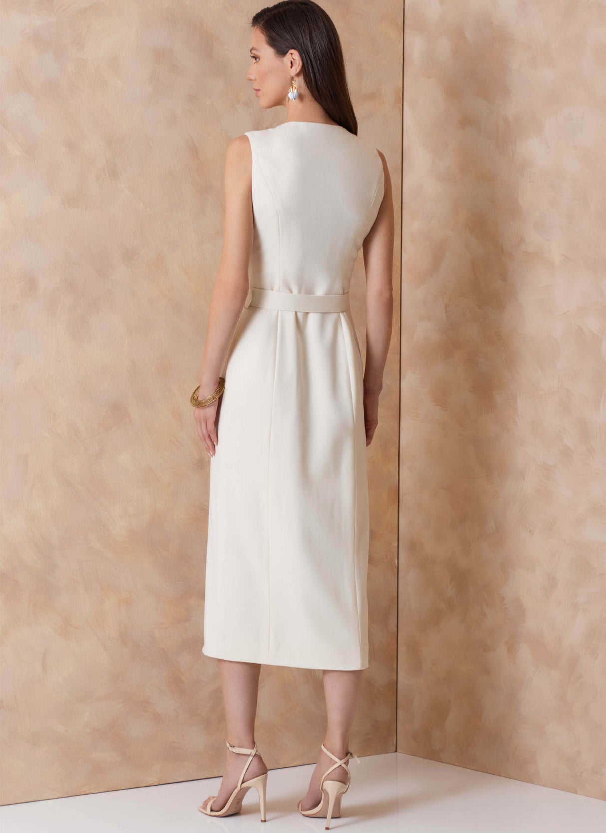 Patron Vogue n°2150 – Robe fourreau boutonnée à coutures princesse