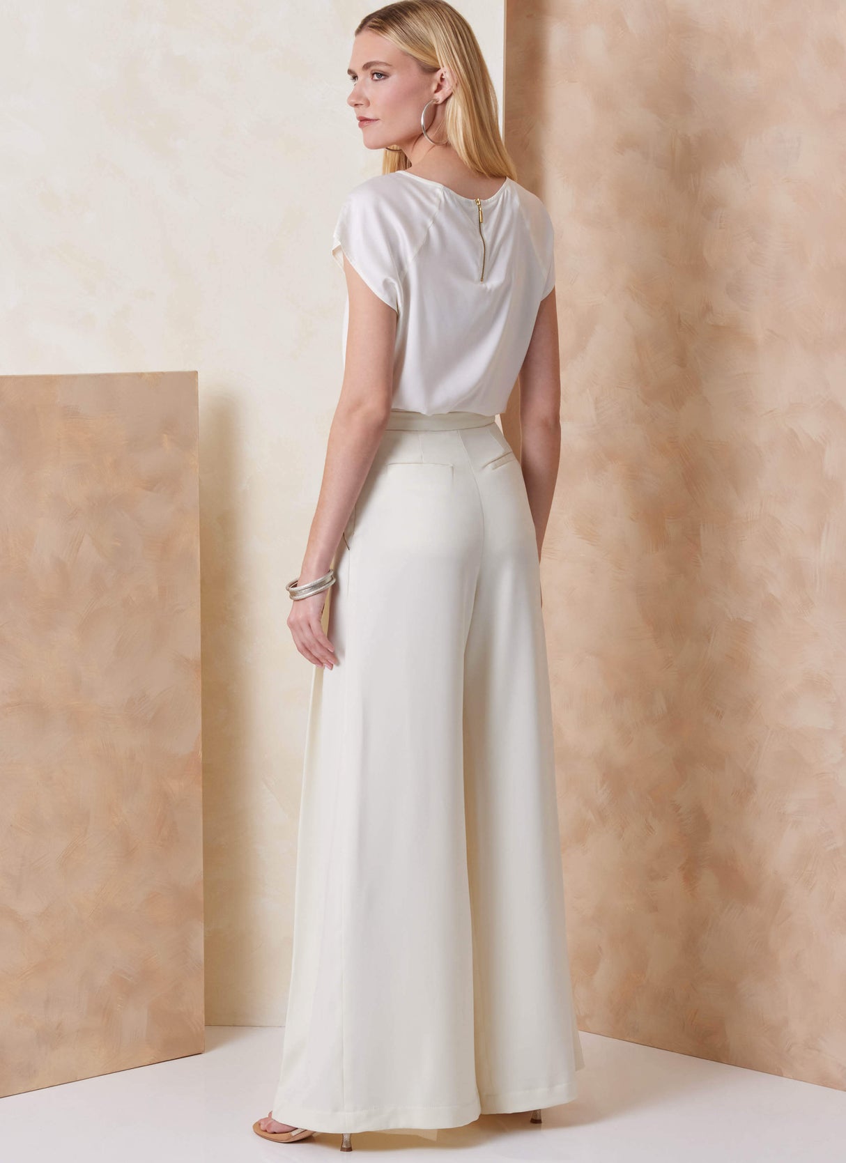 Patron Vogue n°2161 – Pantalon taille haute à plis marqués