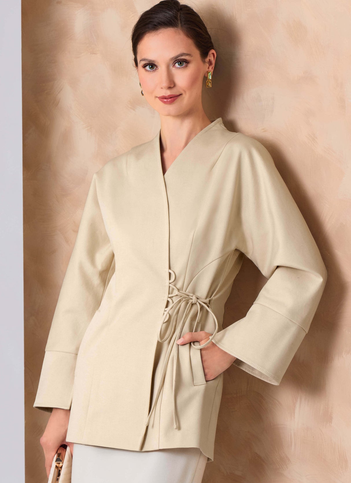 Patron Vogue n°2165 – Veste portefeuille, jupe midi et pantalon