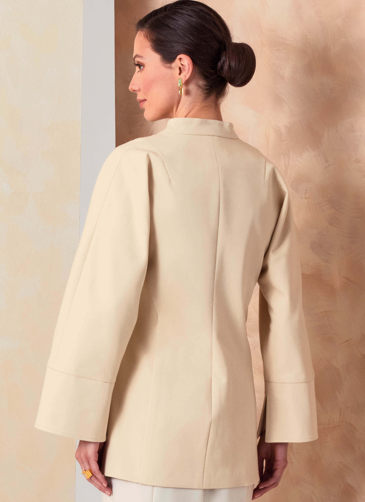Patron Vogue n°2165 – Veste portefeuille, jupe midi et pantalon