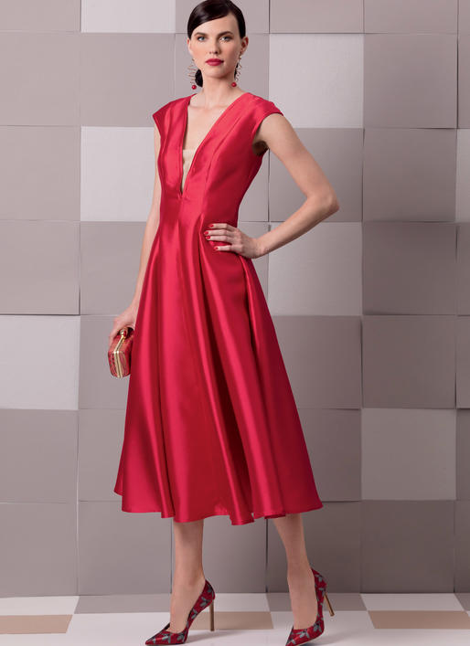Patron Vogue n°9292 - Robe élégante avec encolure plongeante et faux plastron