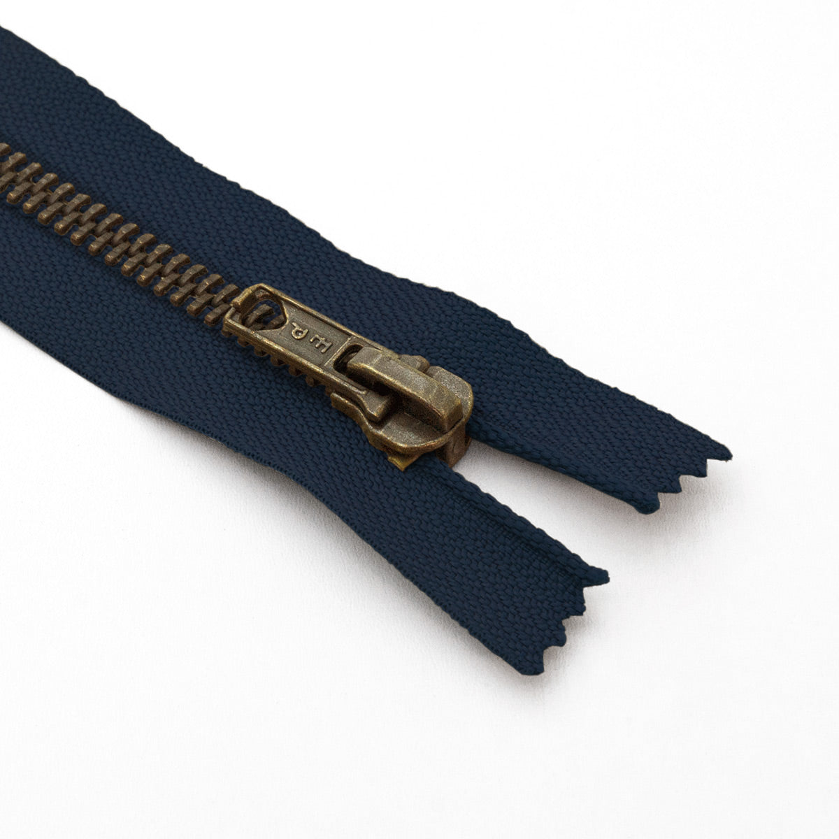 Fermeture éclair non séparable Prym Z14 marine – maille laiton 6 mm
